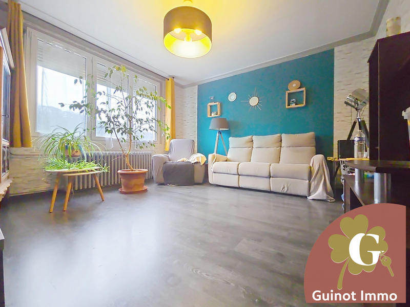 Maison - 104 m² - 4 pièces