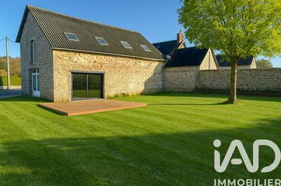 Maison - 270 m² - 2 pièces