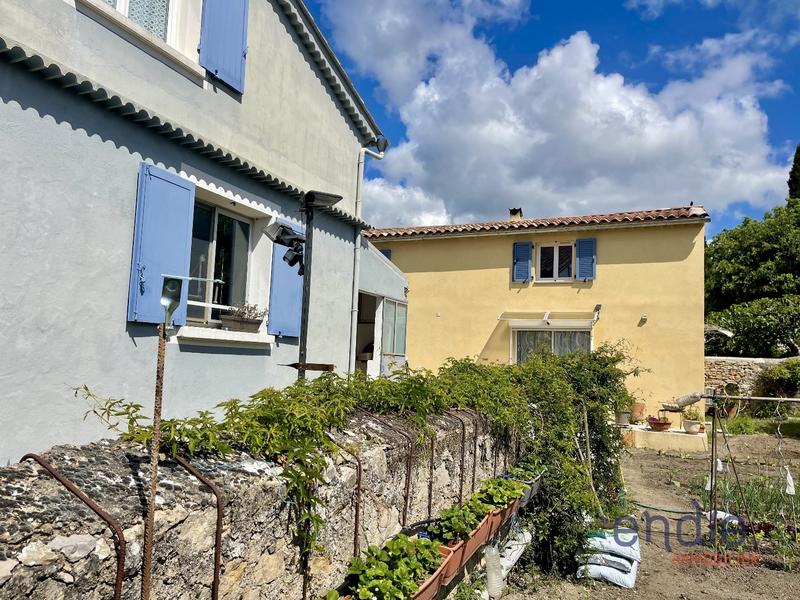 Maison - 316 m² - 10 pièces