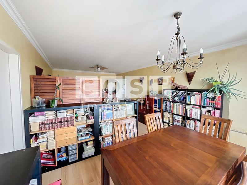 Appartement - 90 m² - 4 pièces