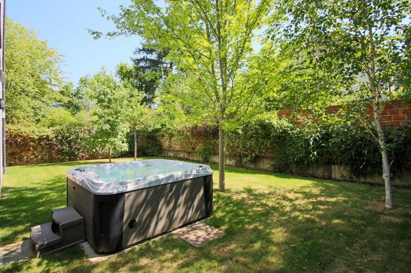 Propriété - 143 m² - 5 pièces