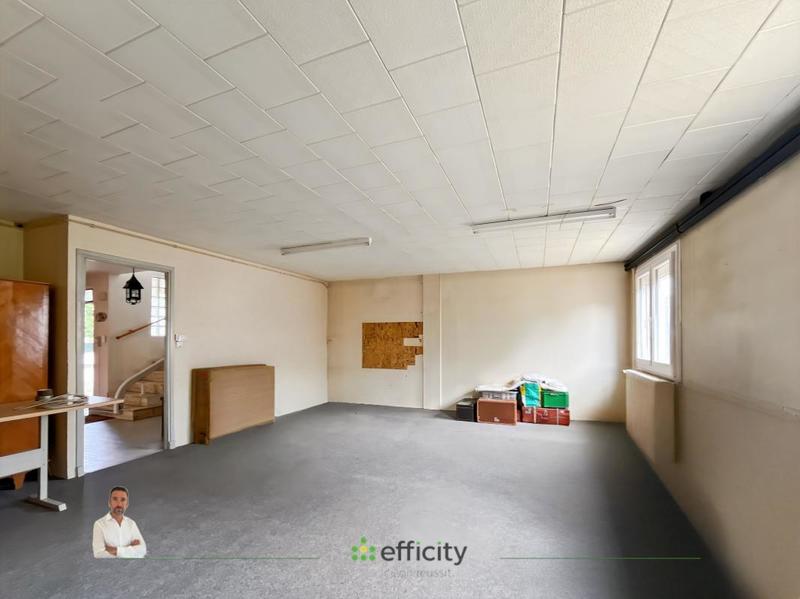 Maison - 255 m² - 12 pièces