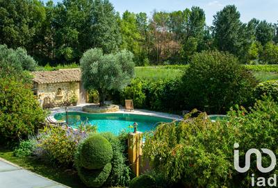 Maison - 680 m² - 18 pièces