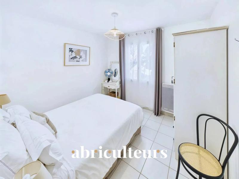 Villa - 261 m² - 12 pièces