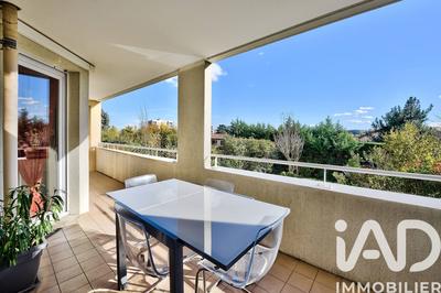 Appartement - 90 m² - 3 pièces