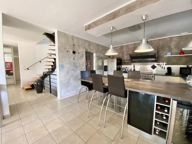 Maison - 200 m² - 6 pièces