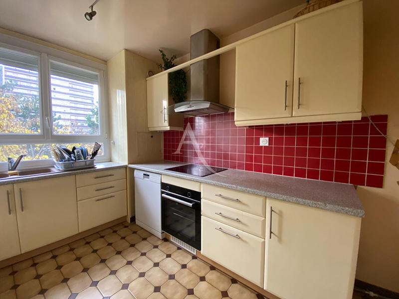 Appartement - 82 m² - 4 pièces