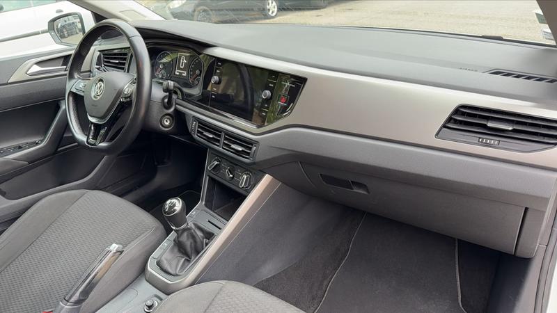 Volkswagen Polo VI 1.0 Tsi 95 Confortline Business