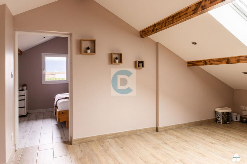 Maison - 144 m² - 8 pièces