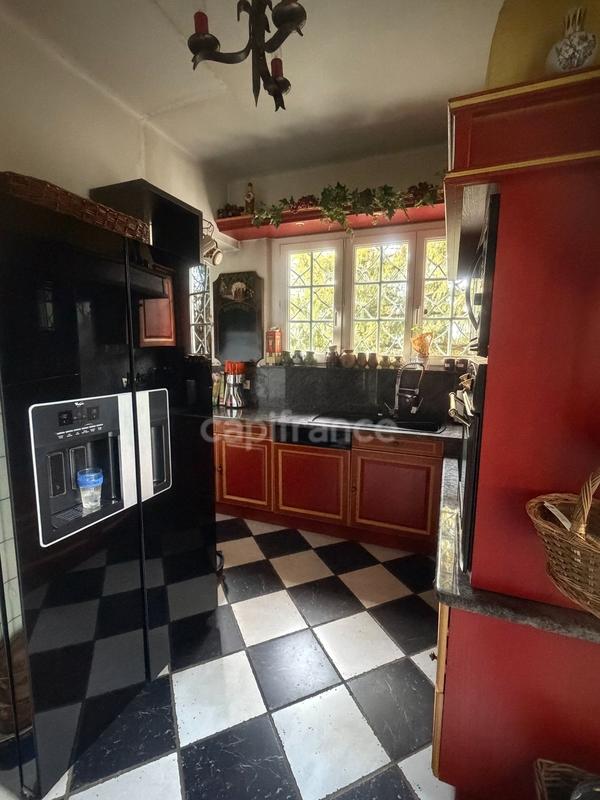 Maison - 180 m² - 6 pièces