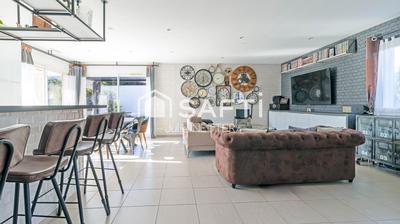 Maison - 162 m² - 5 pièces