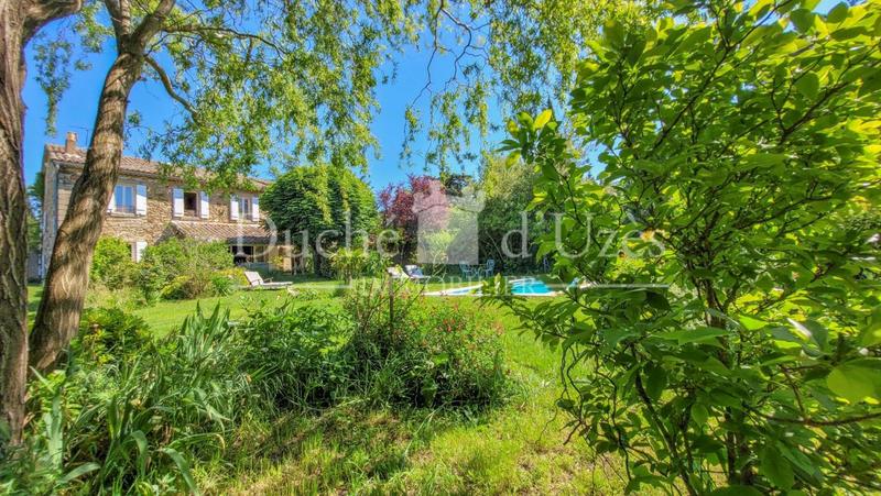 Propriété - 215 m² - 7 pièces