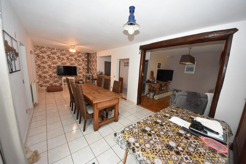 Maison - 220 m² - 7 pièces