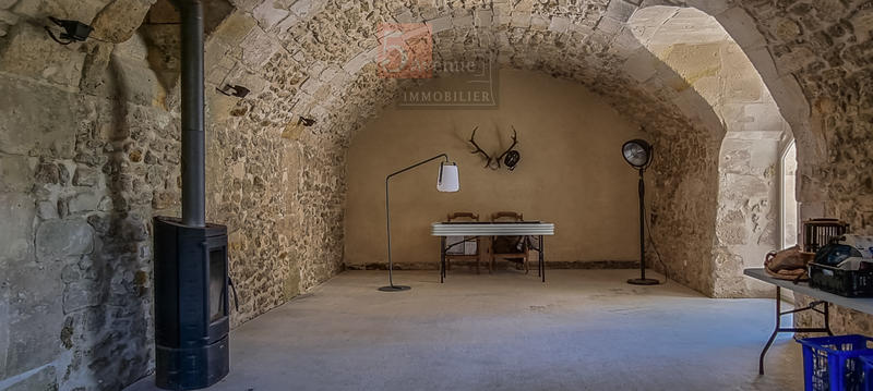 Maison - 400 m² - 8 pièces