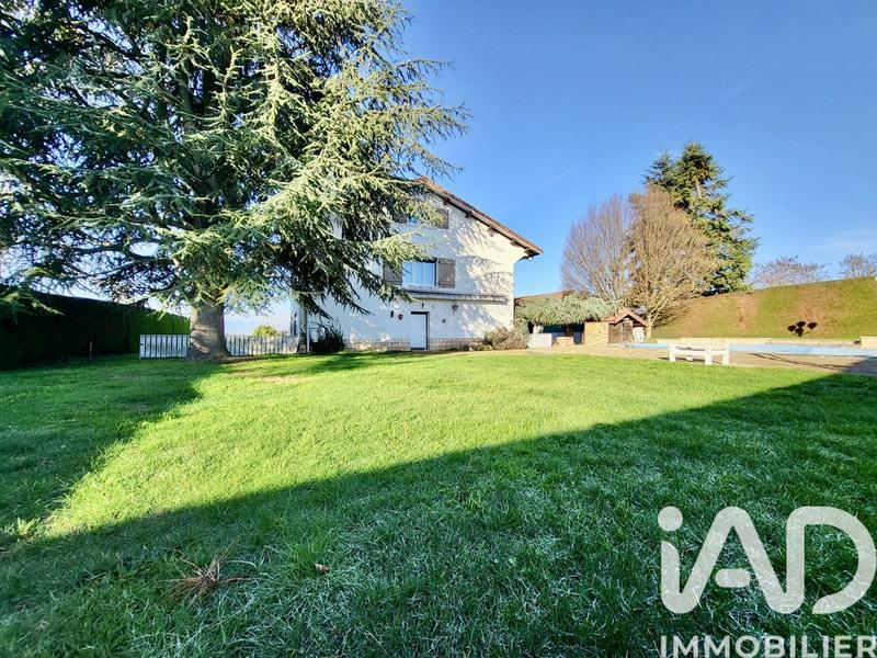 Maison - 237 m² - 7 pièces