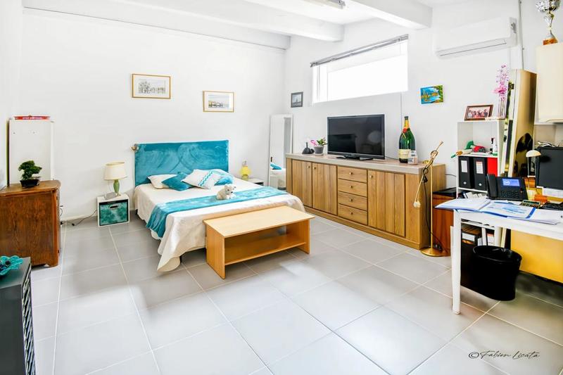 Maison - 300 m² - 8 pièces