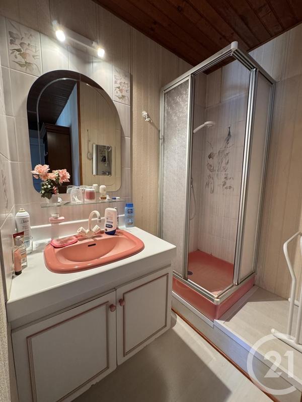 Maison - 210 m² - 7 pièces