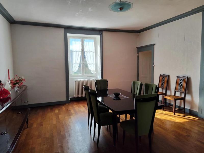 Propriété - 220 m² - 14 pièces