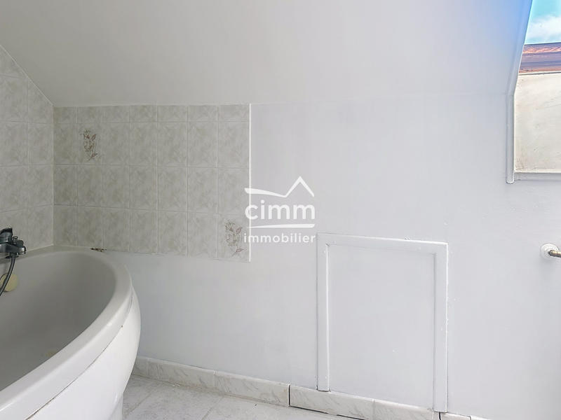 Maison - 101 m² - 6 pièces