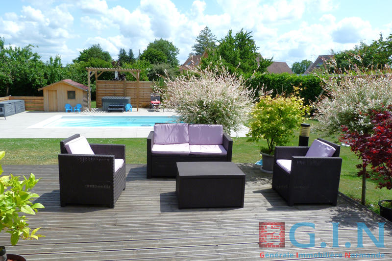 Maison - 213 m² - 10 pièces