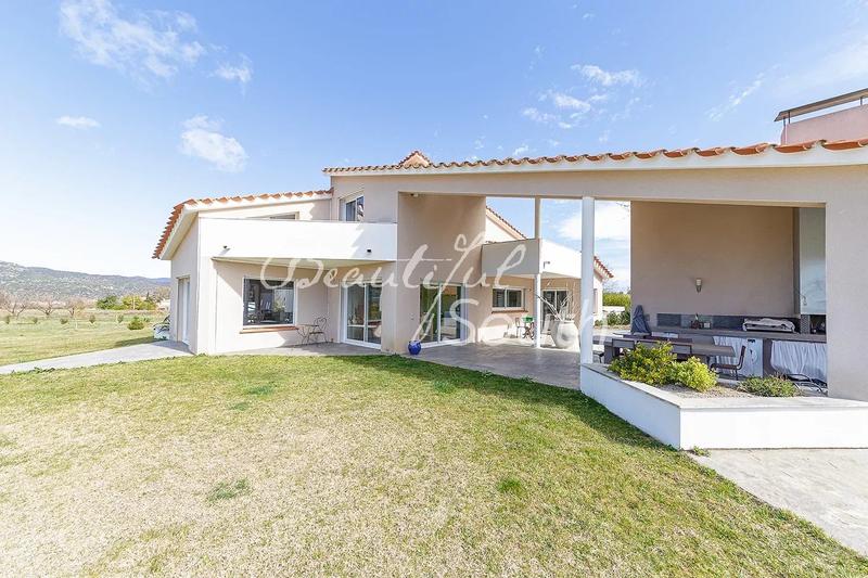 Maison - 279 m² - 6 pièces