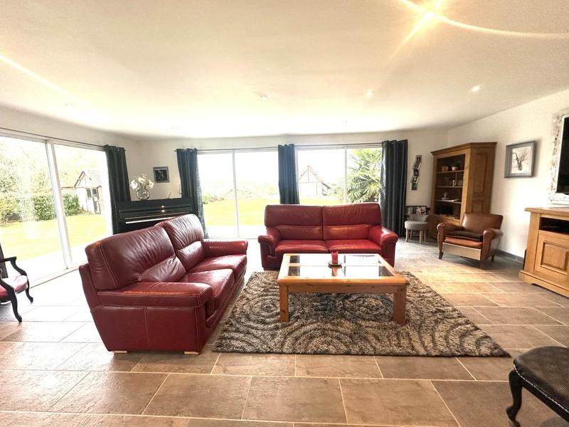 Maison - 200 m² - 7 pièces