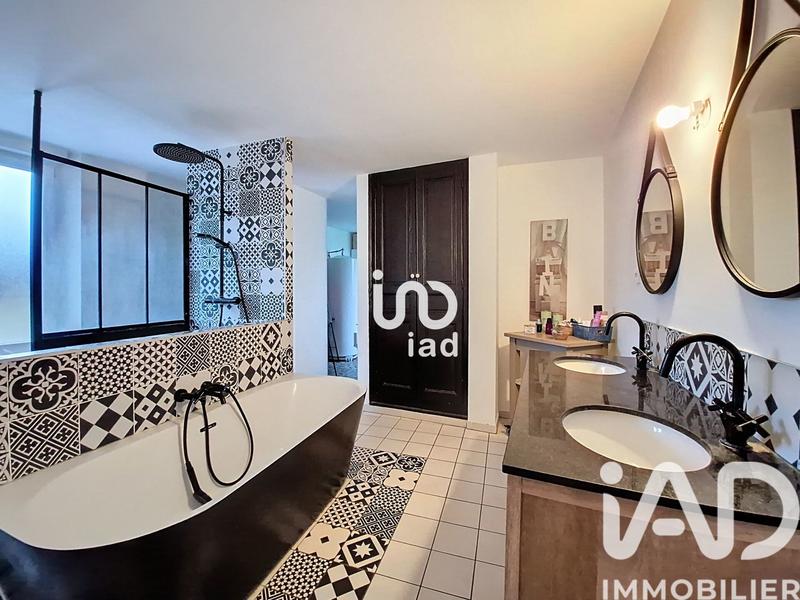 Maison - 226 m² - 7 pièces