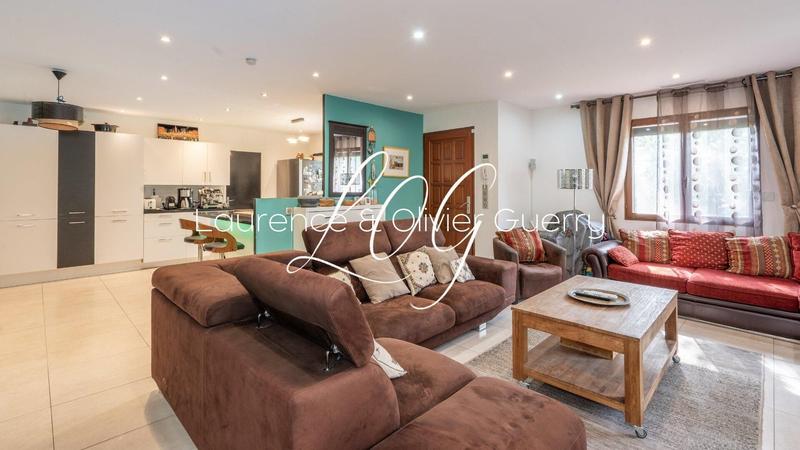 Maison - 99 m² - 4 pièces