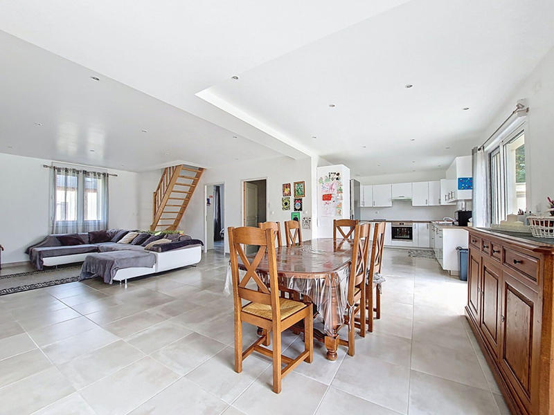 Maison - 145 m² - 7 pièces