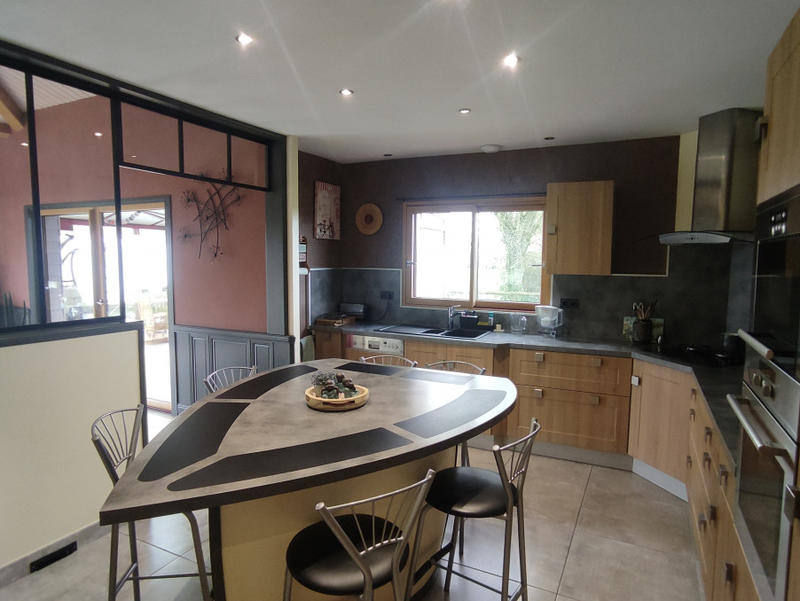 Maison - 170 m² - 9 pièces