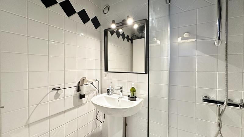 Villa - 222 m² - 10 pièces