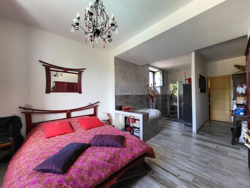 Villa - 269 m² - 10 pièces