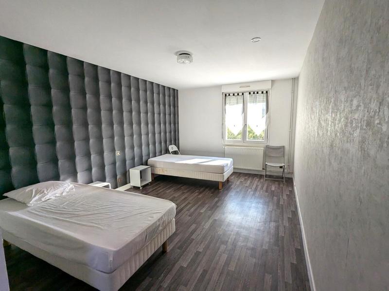 Local commercial - 711 m² - 36 pièces