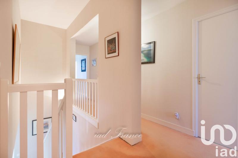 Maison - 246 m² - 9 pièces