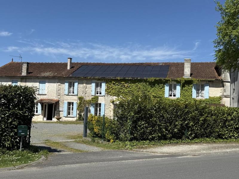 Maison - 725 m² - 24 pièces