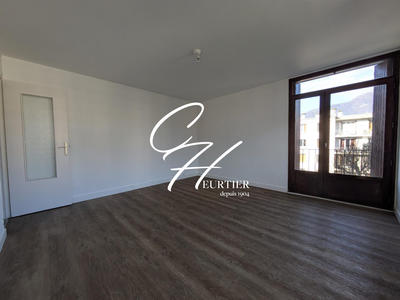 Appartement - 77 m² - 4 pièces