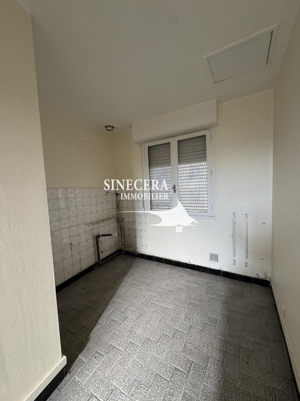 Local commercial - 1 087 m²