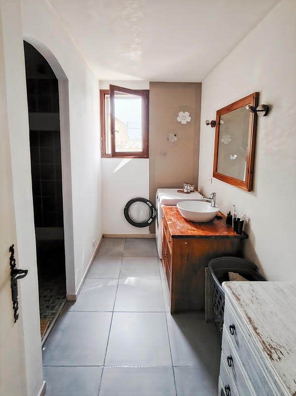 Maison - 245 m² - 9 pièces