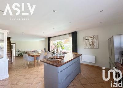 Maison - 200 m² - 6 pièces