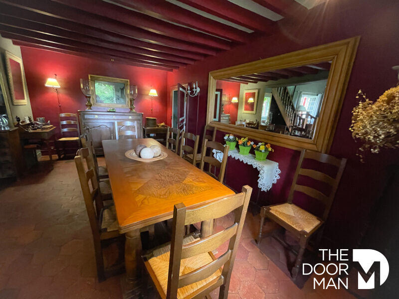 Maison - 350 m² - 15 pièces