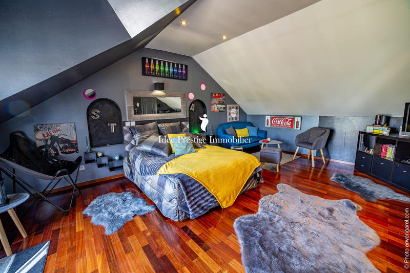 Maison contemporaine - 574 m² - 15 pièces