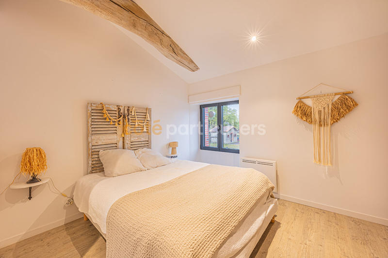 Maison - 226 m² - 7 pièces