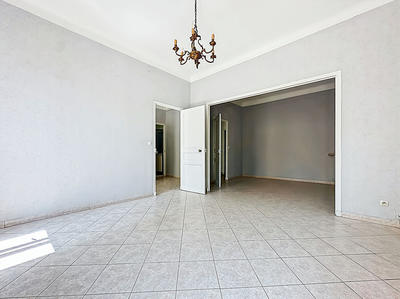 Appartement - 99 m² - 6 pièces