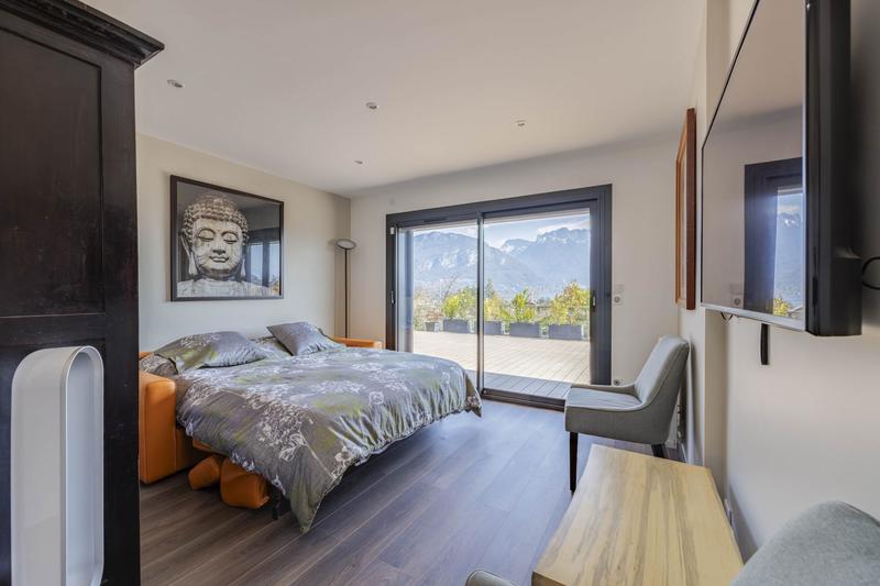 Villa - 240 m² - 8 pièces