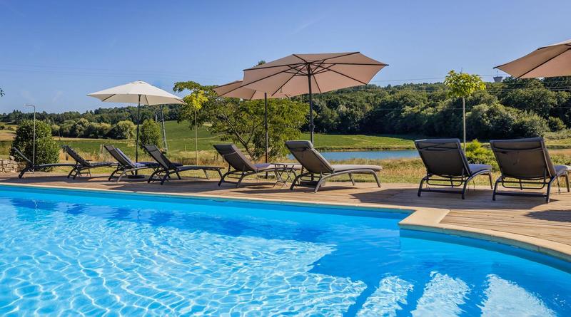 Maison - 530 m² - 18 pièces