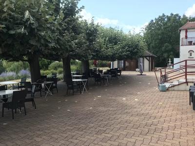 Maison - 706 m² - 16 pièces