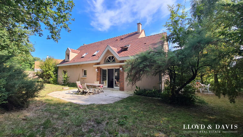 Maison contemporaine - 230 m² - 9 pièces