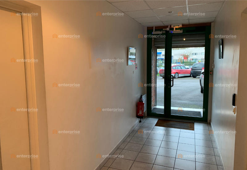 Local d'activité / Entrepôt - 1 215 m²