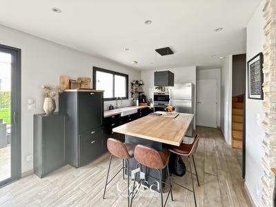 Maison contemporaine - 143 m² - 7 pièces