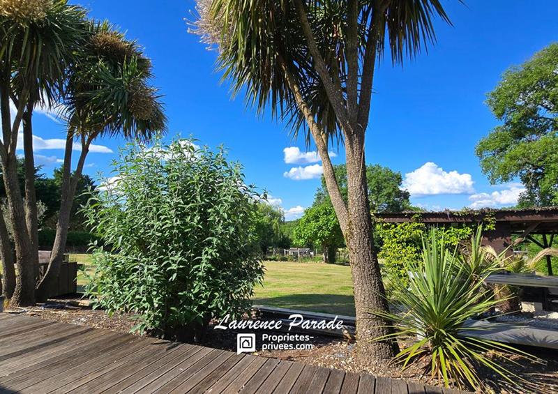 Maison - 590 m² - 19 pièces